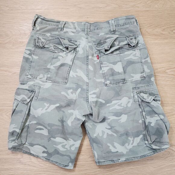 Levis Cargo Shorts Mens 34 Camouflage Camo Workwear Pockets 36" Waist 10" Inseam - Picture 3 of 9